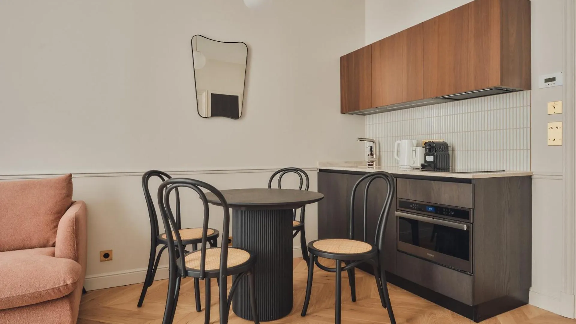 Aparthotel Nestay Sentier